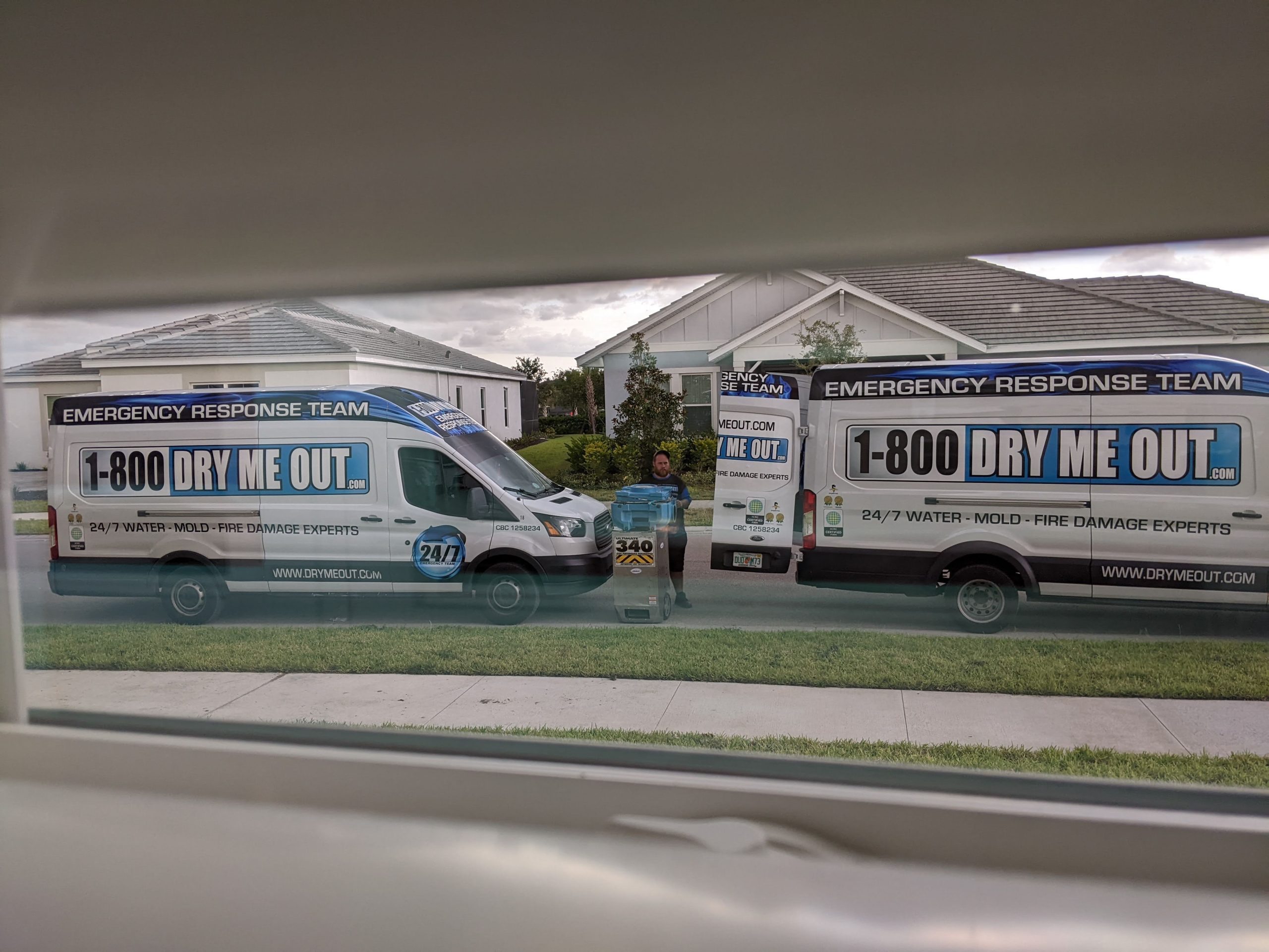Water Damage Restoration Expert - Dry Me Out
