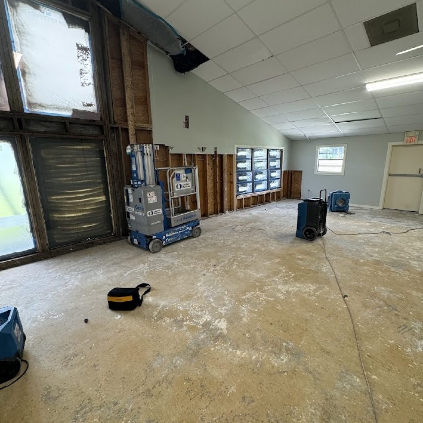 1-800 Dry Me Out flood damage repair